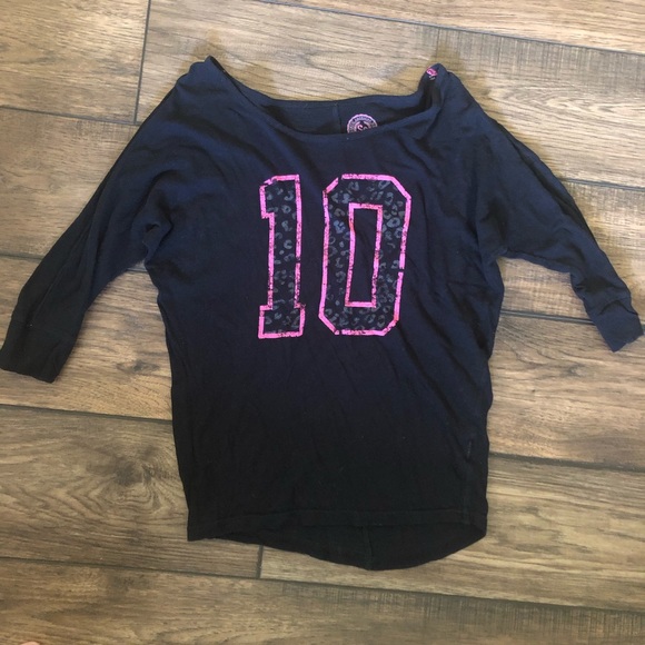 SO Tops - SO black scoop neck #10 shirt